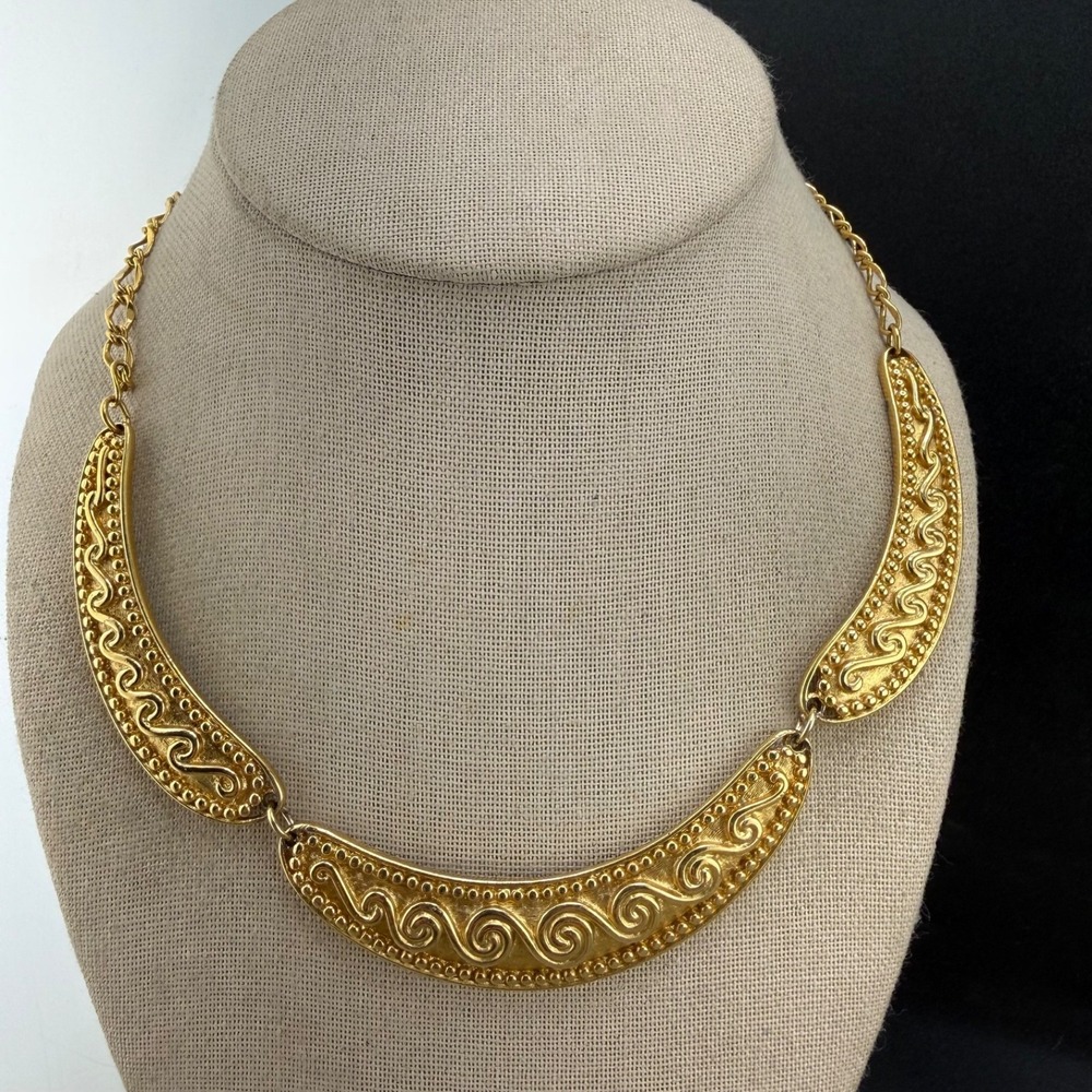 Vintage Avon Collar Necklace Gold Tone Etruscan Revival Scroll 18"